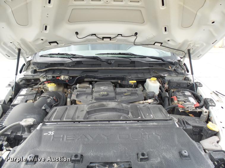 image for item AV9864 2011 Dodge Ram 5500 HD bucket truck