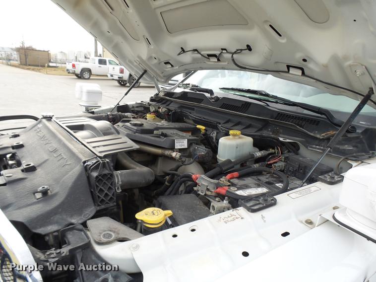 image for item AV9864 2011 Dodge Ram 5500 HD bucket truck