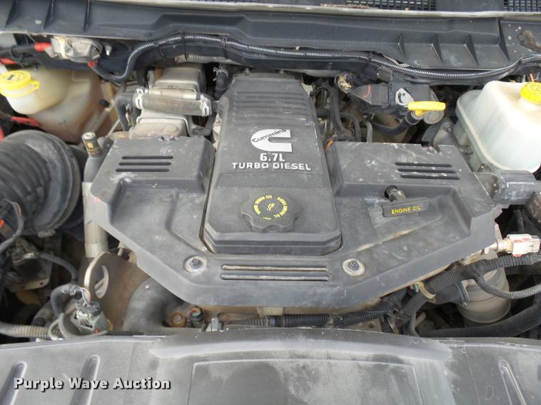 image for item AV9864 2011 Dodge Ram 5500 HD bucket truck