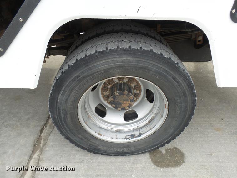 image for item AV9865 2012 Dodge Ram 5500 HD bucket truck