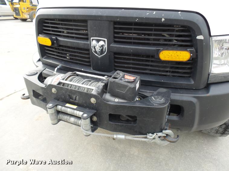 image for item AV9865 2012 Dodge Ram 5500 HD bucket truck