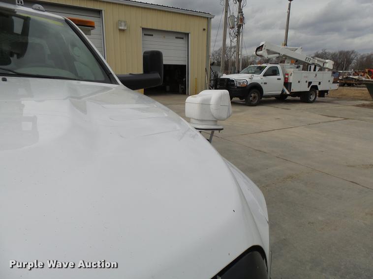 image for item AV9865 2012 Dodge Ram 5500 HD bucket truck