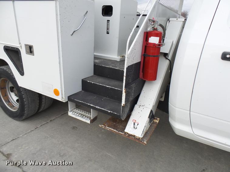 image for item AV9865 2012 Dodge Ram 5500 HD bucket truck