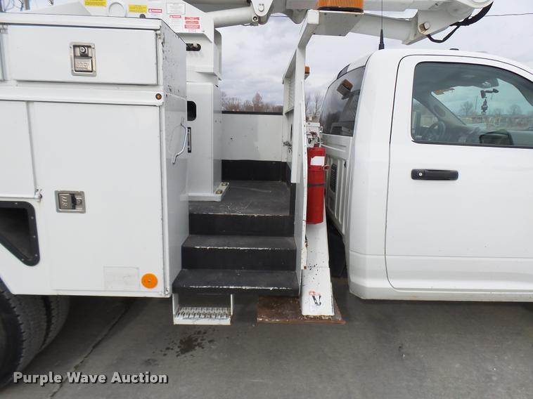 image for item AV9865 2012 Dodge Ram 5500 HD bucket truck