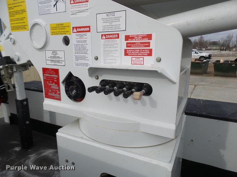 image for item AV9865 2012 Dodge Ram 5500 HD bucket truck