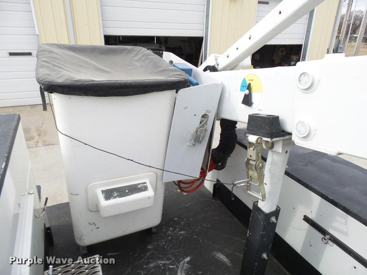 image for item AV9865 2012 Dodge Ram 5500 HD bucket truck