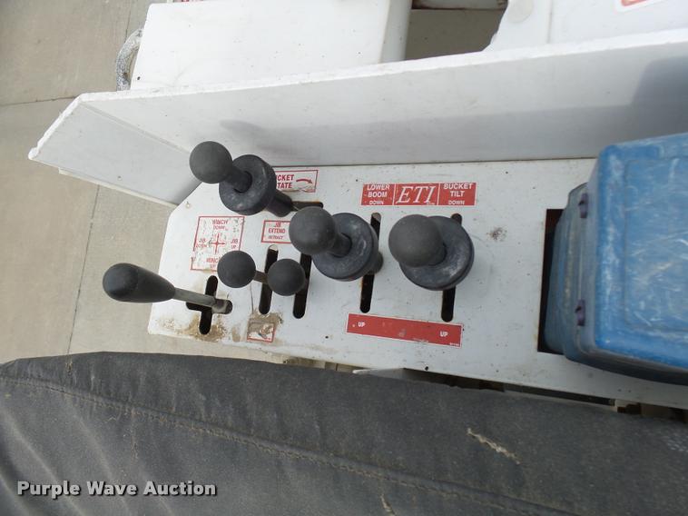 image for item AV9865 2012 Dodge Ram 5500 HD bucket truck