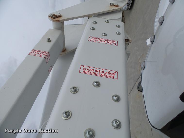 image for item AV9865 2012 Dodge Ram 5500 HD bucket truck