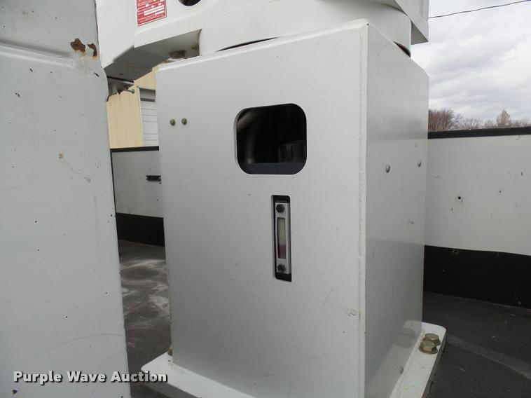 image for item AV9865 2012 Dodge Ram 5500 HD bucket truck