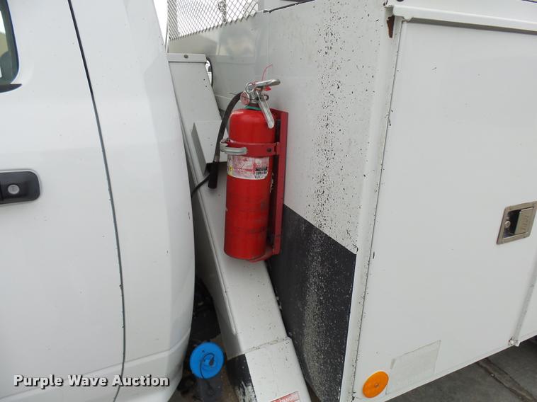 image for item AV9865 2012 Dodge Ram 5500 HD bucket truck