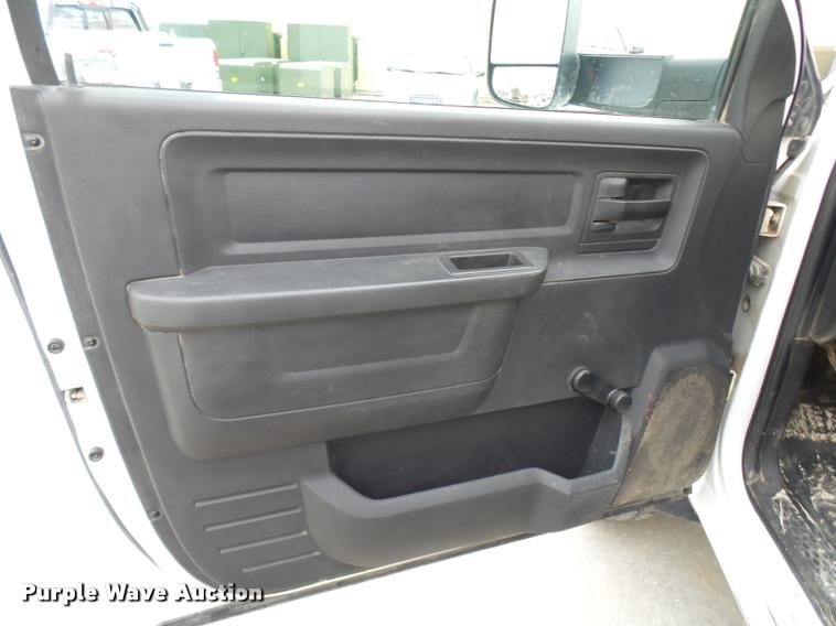 image for item AV9865 2012 Dodge Ram 5500 HD bucket truck