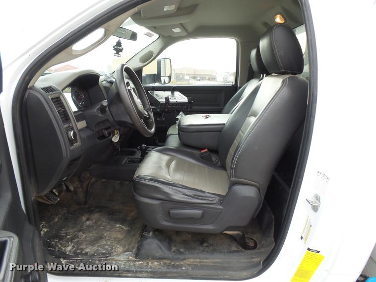 image for item AV9865 2012 Dodge Ram 5500 HD bucket truck