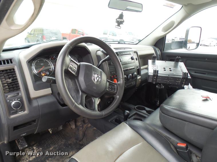 image for item AV9865 2012 Dodge Ram 5500 HD bucket truck