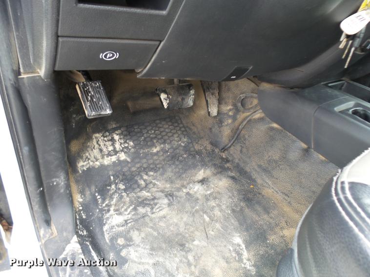 image for item AV9865 2012 Dodge Ram 5500 HD bucket truck