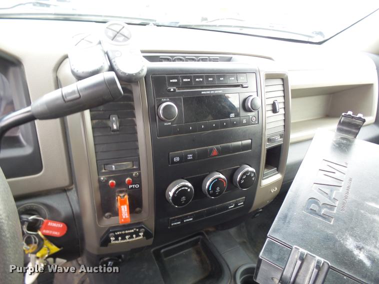 image for item AV9865 2012 Dodge Ram 5500 HD bucket truck