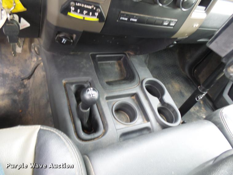 image for item AV9865 2012 Dodge Ram 5500 HD bucket truck