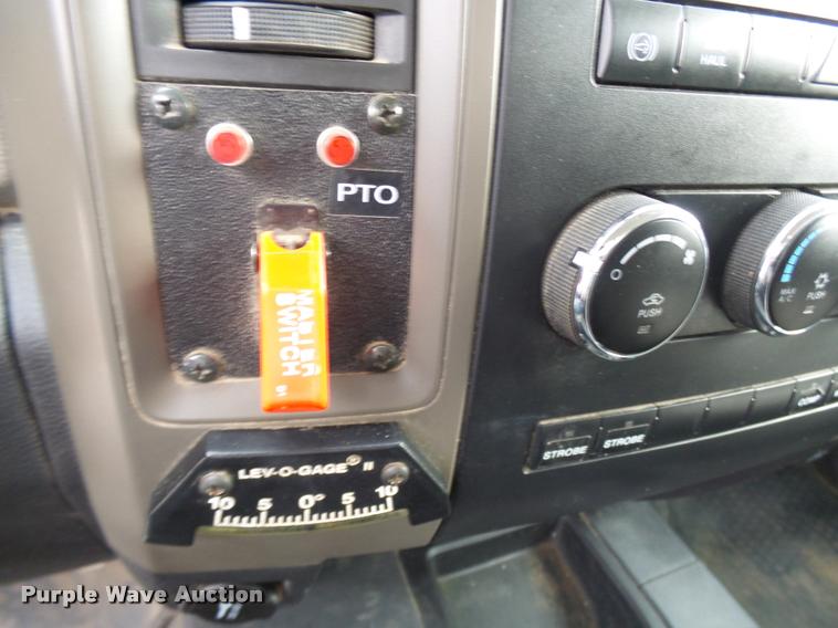 image for item AV9865 2012 Dodge Ram 5500 HD bucket truck