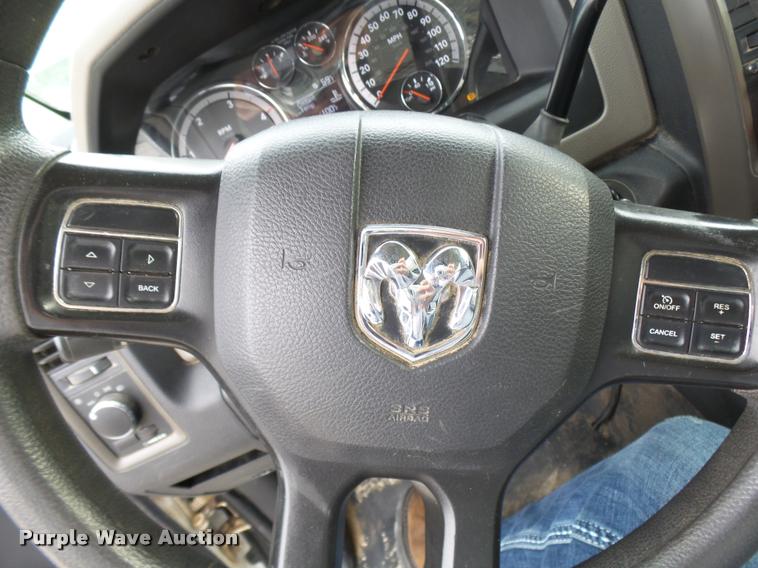 image for item AV9865 2012 Dodge Ram 5500 HD bucket truck