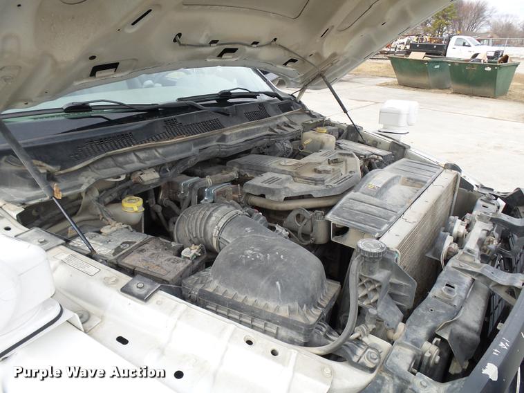 image for item AV9865 2012 Dodge Ram 5500 HD bucket truck