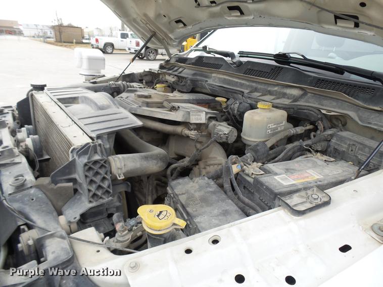 image for item AV9865 2012 Dodge Ram 5500 HD bucket truck