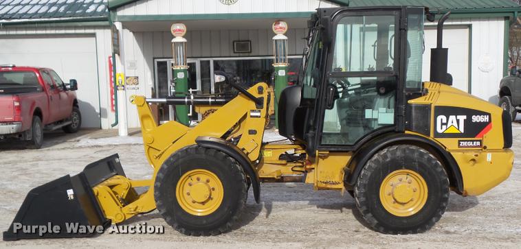 image for item BZ9977 2011 Caterpillar 906H wheel loader