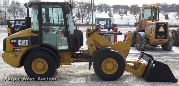 image for item BZ9977 2011 Caterpillar 906H wheel loader