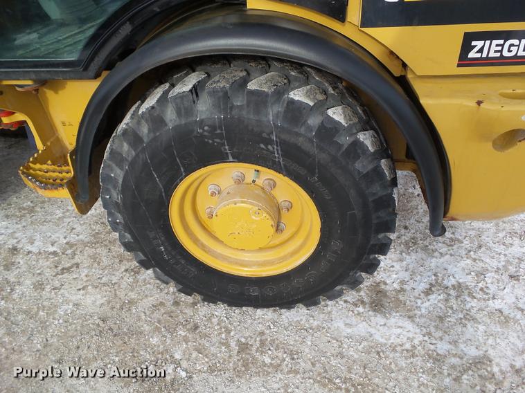 image for item BZ9977 2011 Caterpillar 906H wheel loader