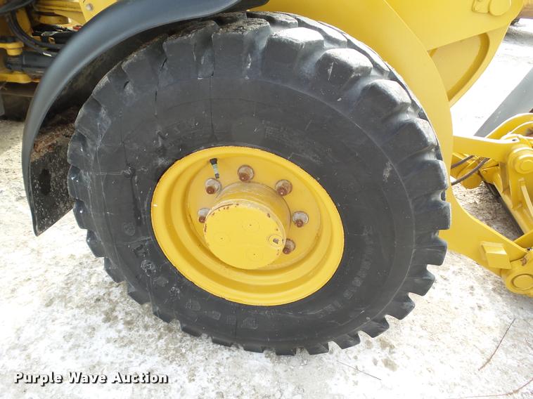 image for item BZ9977 2011 Caterpillar 906H wheel loader