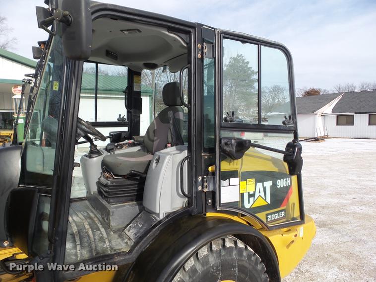 image for item BZ9977 2011 Caterpillar 906H wheel loader