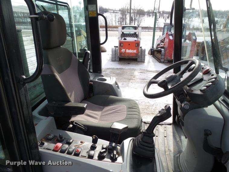 image for item BZ9977 2011 Caterpillar 906H wheel loader