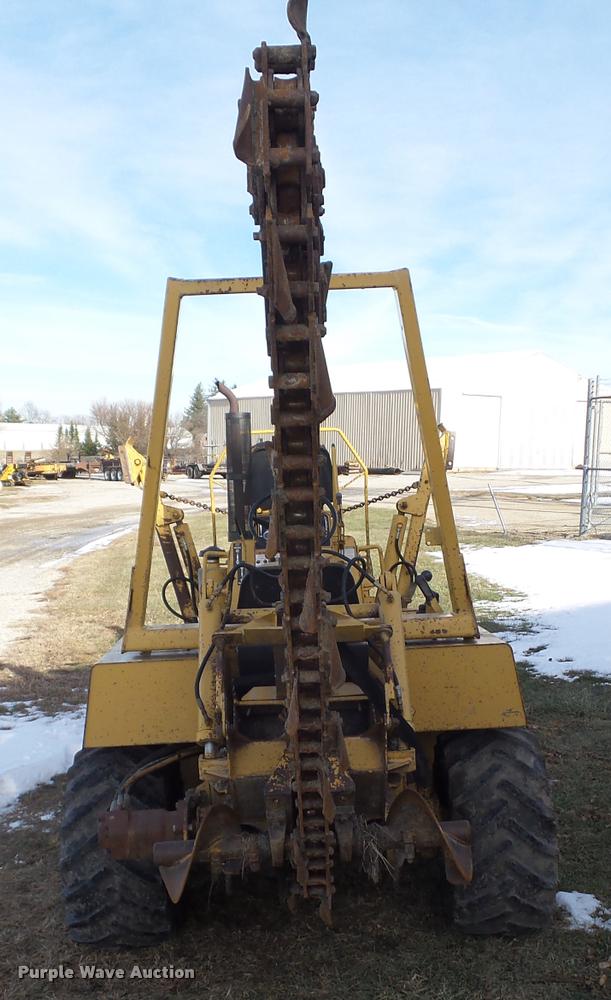 image for item BZ9982 1992 Vermeer V4750 trencher