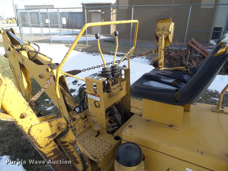 image for item BZ9982 1992 Vermeer V4750 trencher
