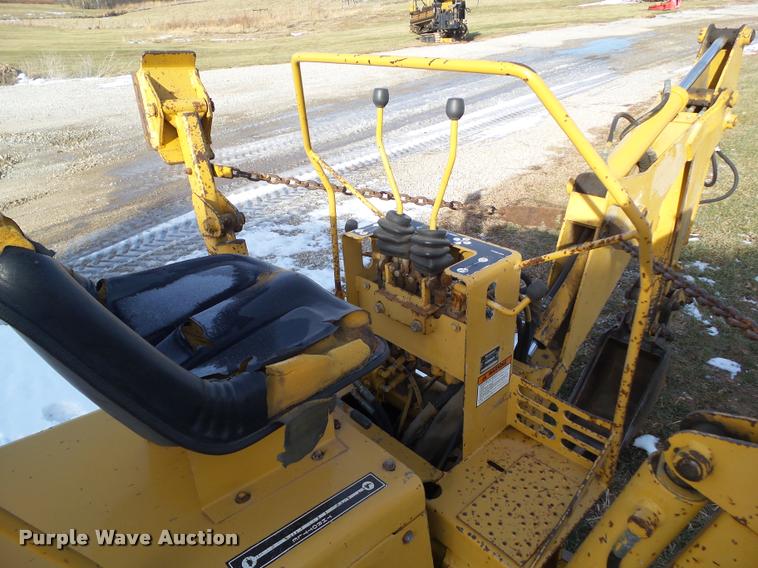 image for item BZ9982 1992 Vermeer V4750 trencher