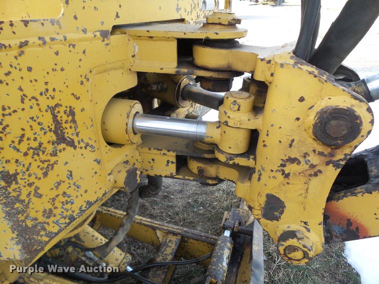 image for item BZ9982 1992 Vermeer V4750 trencher