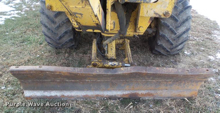 image for item BZ9982 1992 Vermeer V4750 trencher