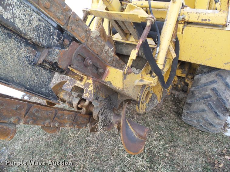 image for item BZ9982 1992 Vermeer V4750 trencher