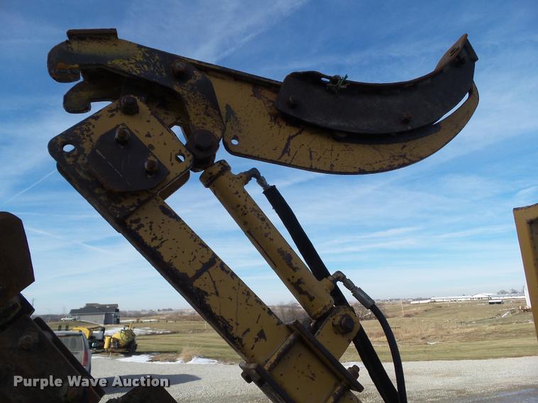 image for item BZ9982 1992 Vermeer V4750 trencher