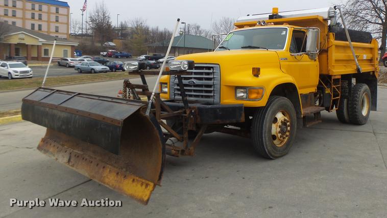 image for item DA3252 1998 Ford F800 Super Duty dump truck