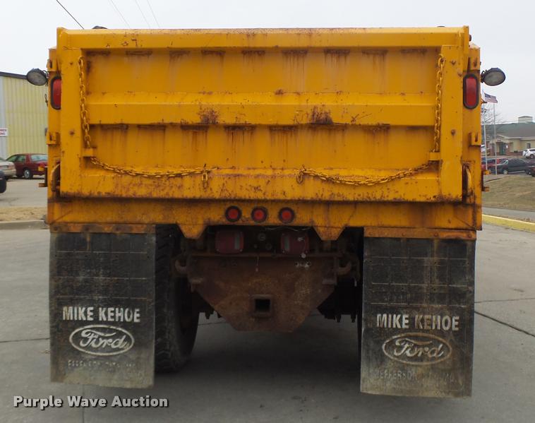 image for item DA3252 1998 Ford F800 Super Duty dump truck