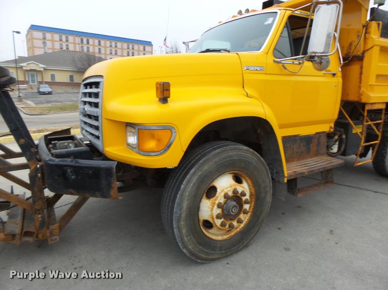 image for item DA3252 1998 Ford F800 Super Duty dump truck