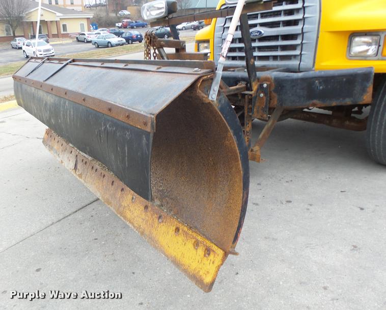 image for item DA3252 1998 Ford F800 Super Duty dump truck