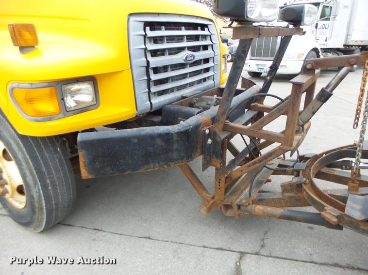 image for item DA3252 1998 Ford F800 Super Duty dump truck