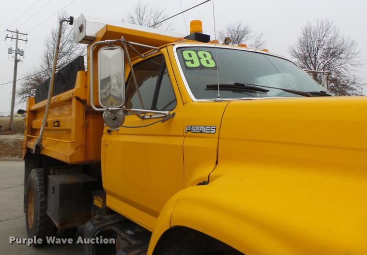 image for item DA3252 1998 Ford F800 Super Duty dump truck