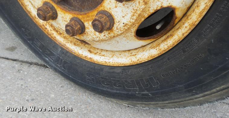 image for item DA3252 1998 Ford F800 Super Duty dump truck