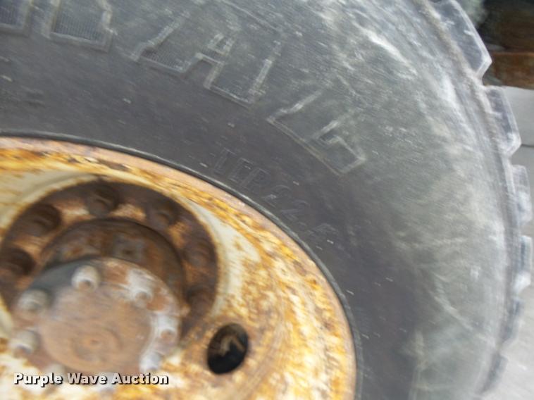 image for item DA3252 1998 Ford F800 Super Duty dump truck