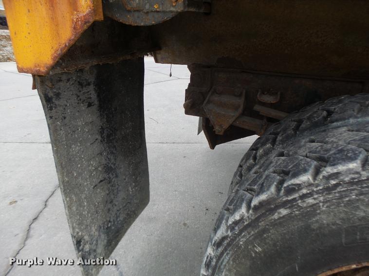 image for item DA3252 1998 Ford F800 Super Duty dump truck