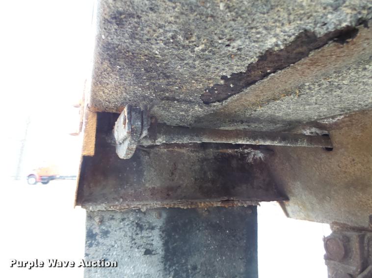 image for item DA3252 1998 Ford F800 Super Duty dump truck