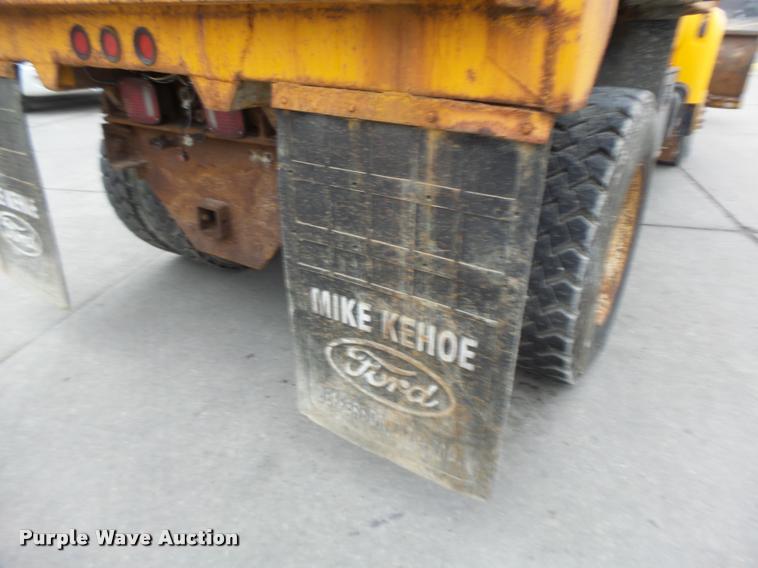 image for item DA3252 1998 Ford F800 Super Duty dump truck