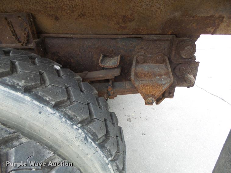 image for item DA3252 1998 Ford F800 Super Duty dump truck