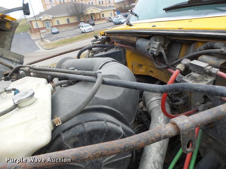 image for item DA3252 1998 Ford F800 Super Duty dump truck